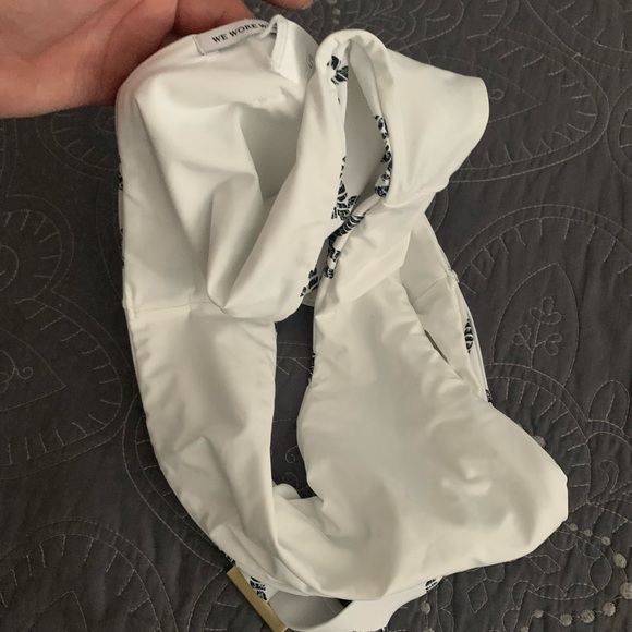 We  wore what bottom - Picture 9 of 10